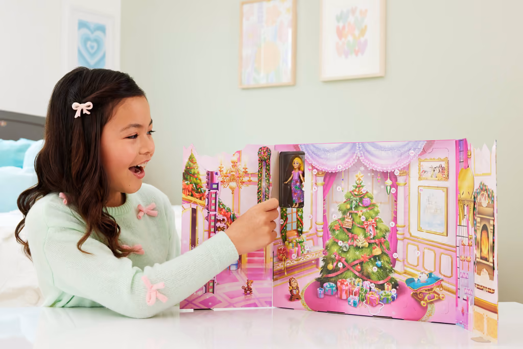 Disney Princess Advent Calendar 2025, a child with the scene